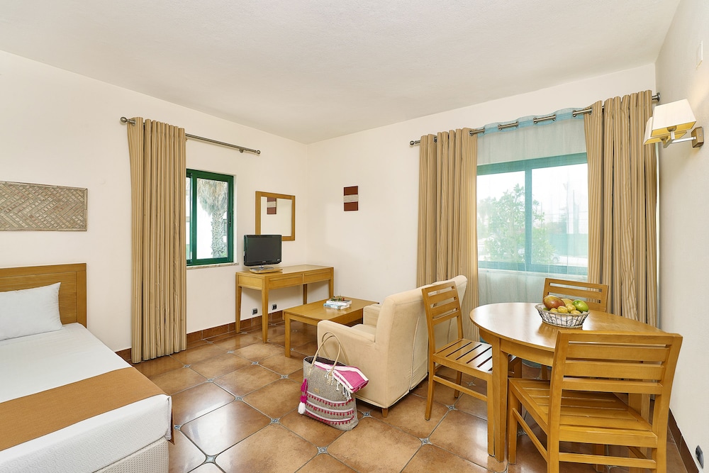 Oceanus Aparthotel — Albufeira — photo 5
