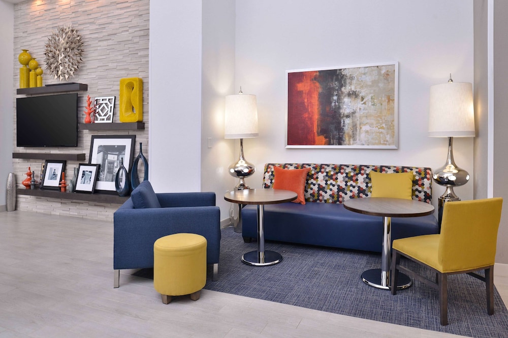 Hampton Inn & Suites Shelby - photo 2