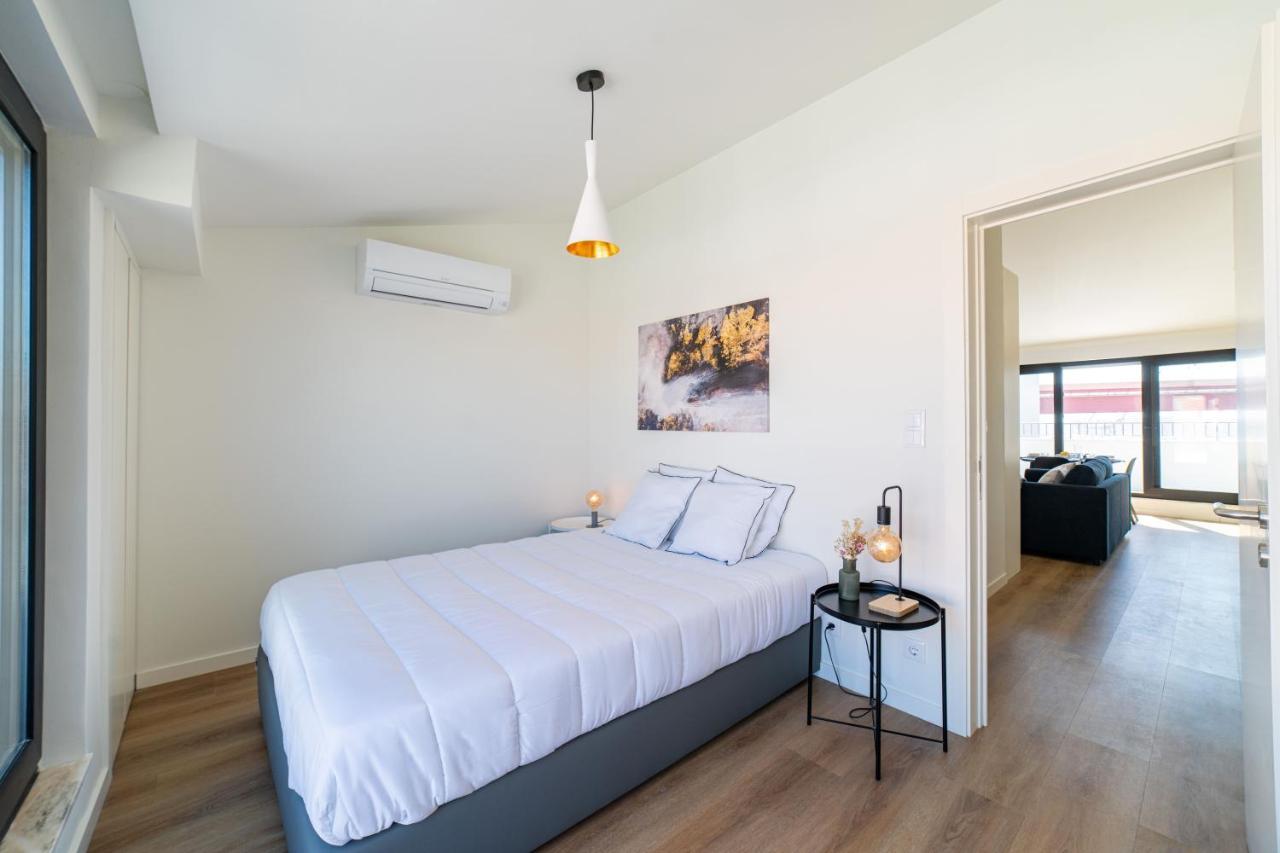 Lusíadas 53 5 D Beautiful River View — 4-Star Luxury Hotel in Lisbon, Portugal