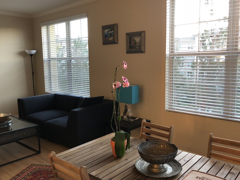 Resort Style Luxury 2BD Suite in Irvine's Spectrum Center - photo 7