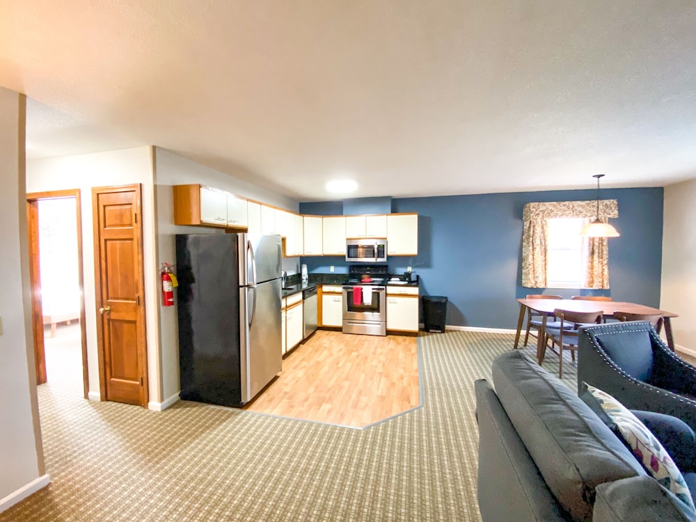 The Central Downtown Inn & Suites - photo 31