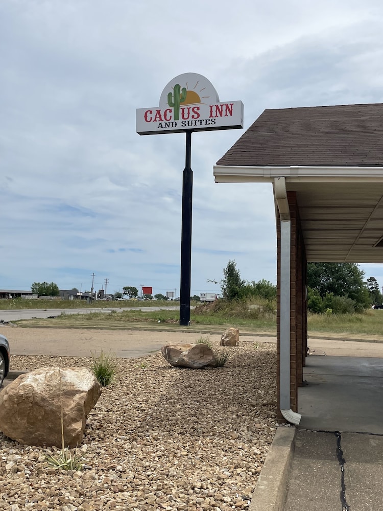 Cactus Inn & Suites - photo 19