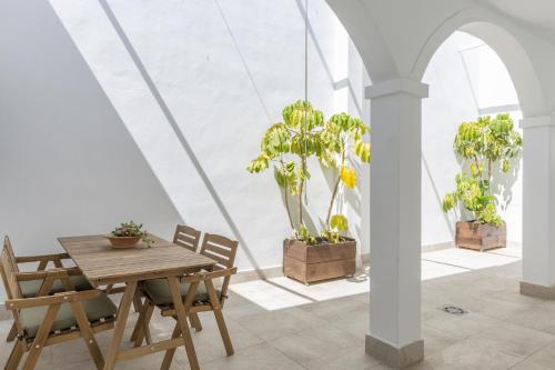 Precioso apartamento con Chimenea patio solarium — 4-Star Luxury Hotel in Chipiona, Spain
