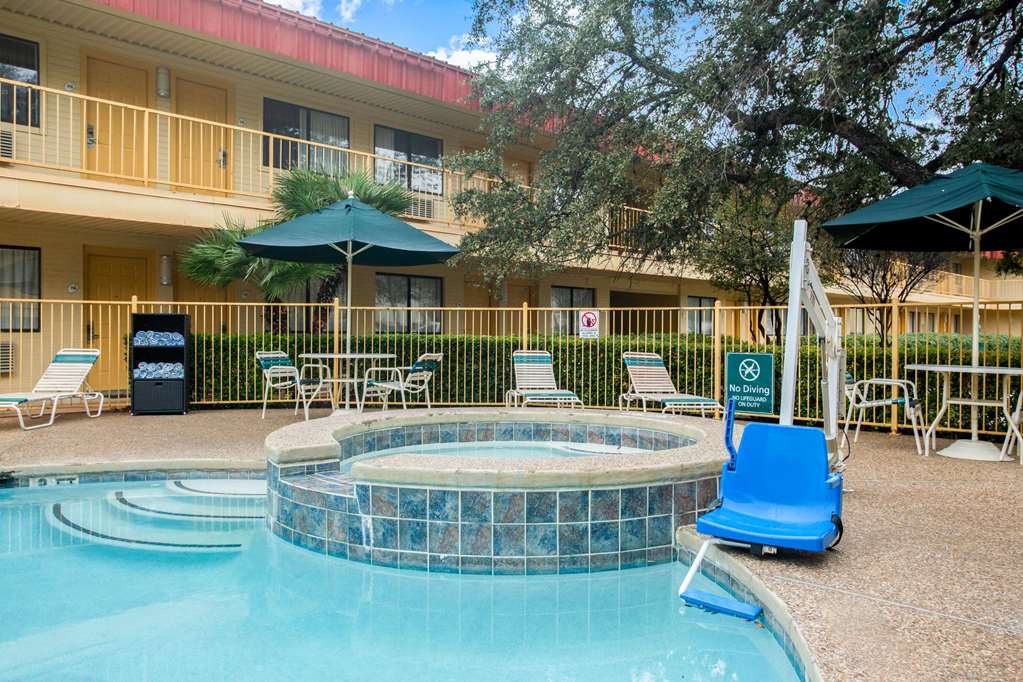 La Quinta Inn by Wyndham San Marcos - photo 14