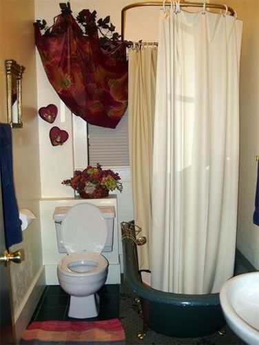 The Historic Brook Forest Inn - photo 12
