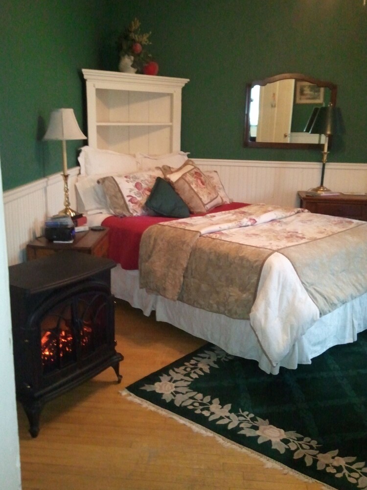 Apple Tree Lane Bed & Breakfast - photo 5