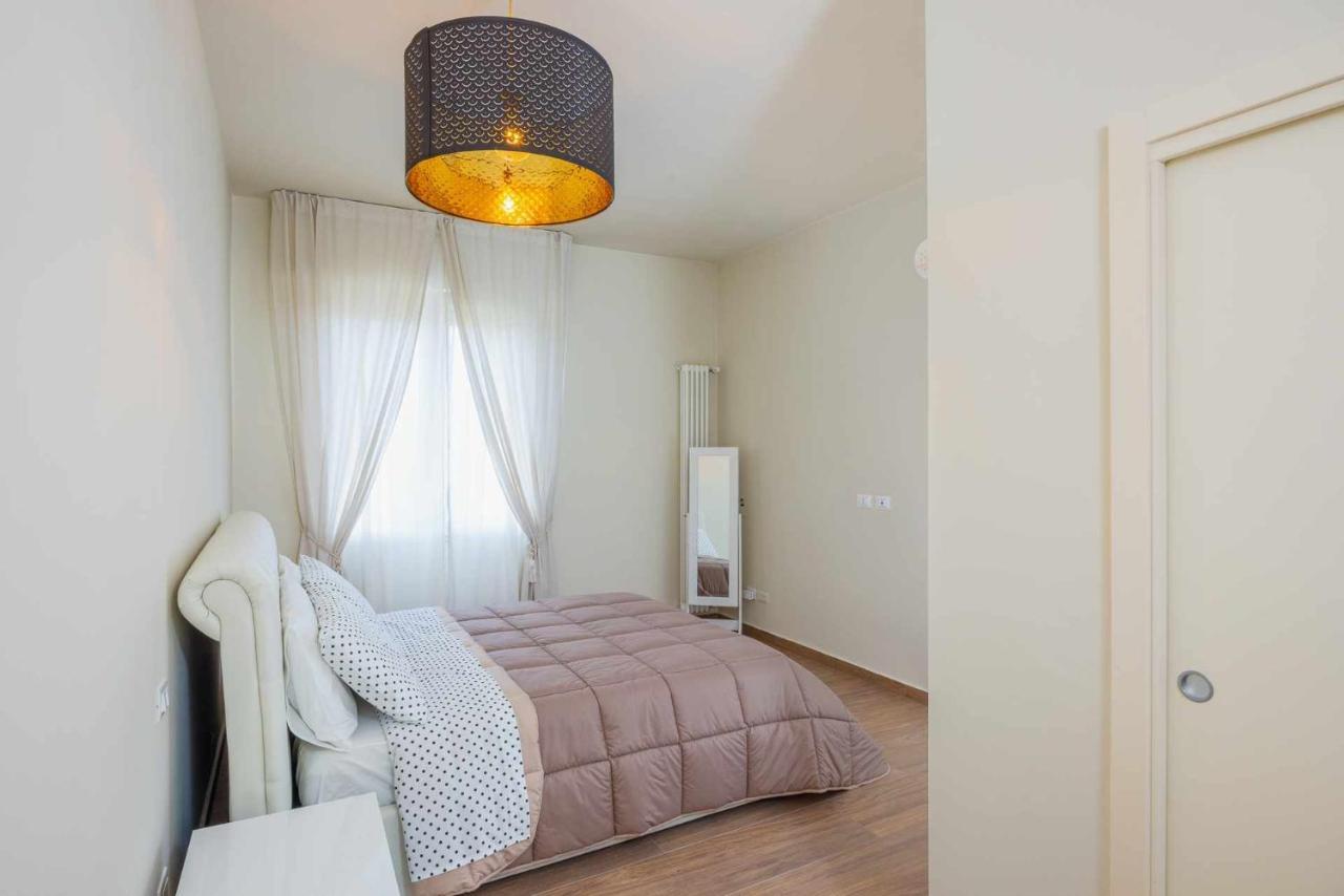 Ci Vuole Leggerezza Apartment Free Parking — 4-Star Luxury Hotel in Bologna, Italy