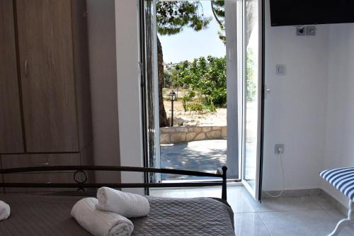 Mitsakos Golden House — 4-Star Luxury Hotel in Aegina, Greece