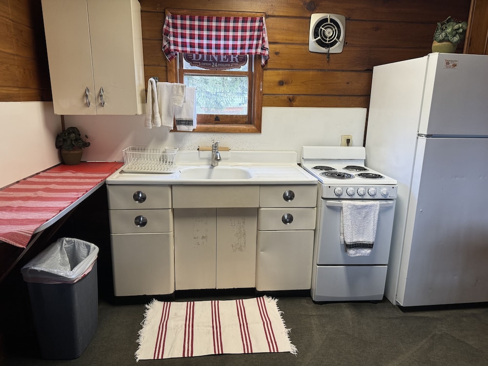 Kootenai Valley Motel - photo 57