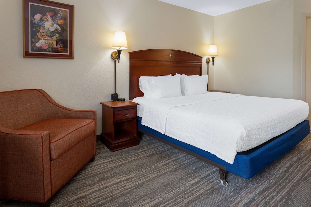 Hampton Inn Chester - photo 3