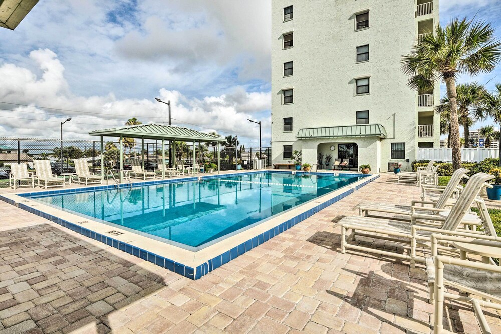 Walk to Coast Condo in Daytona Beach Shores — 4-Star Luxury Hotel in Daytona Beach Shores, United States