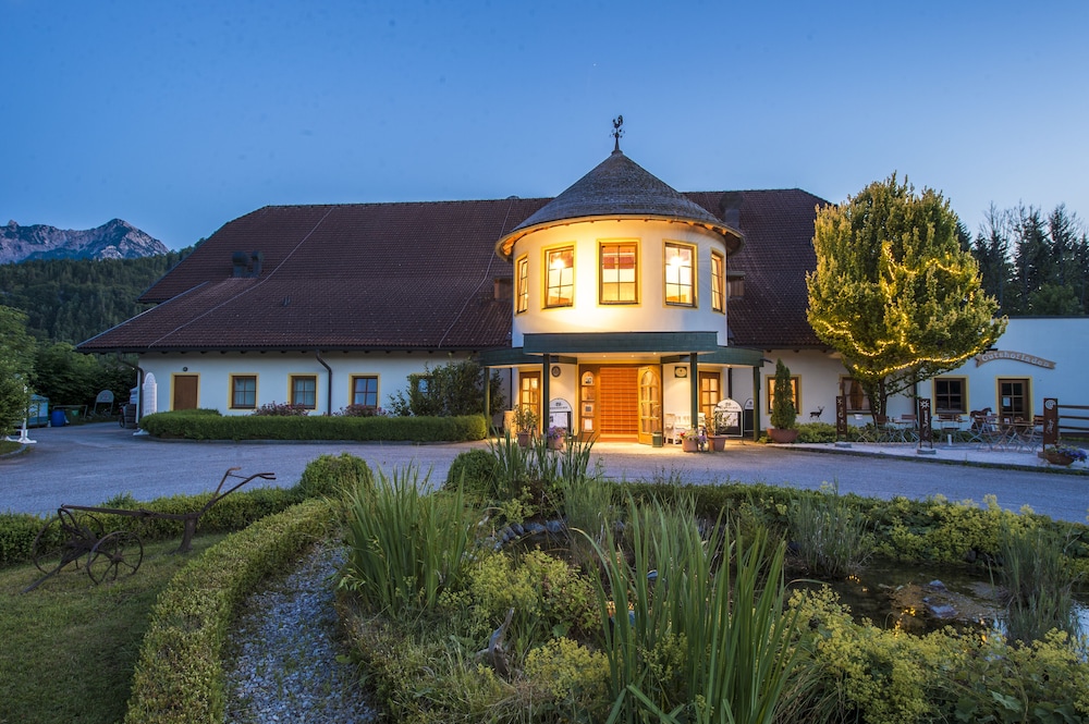 Gutshof Wolfgangsee Resort & Event Hotel in Strobl, Austria
