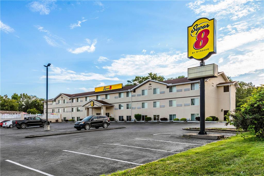 Super 8 by Wyndham Independence Kansas City — hotel in Independence