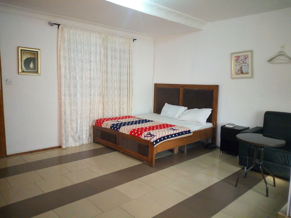 Crown Hotel - carbon neutral hotel in Ibadan