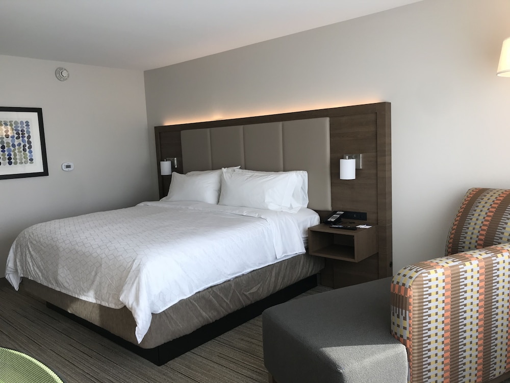 Holiday Inn Express & Suites Phoenix Airport North by IHG - photo 23