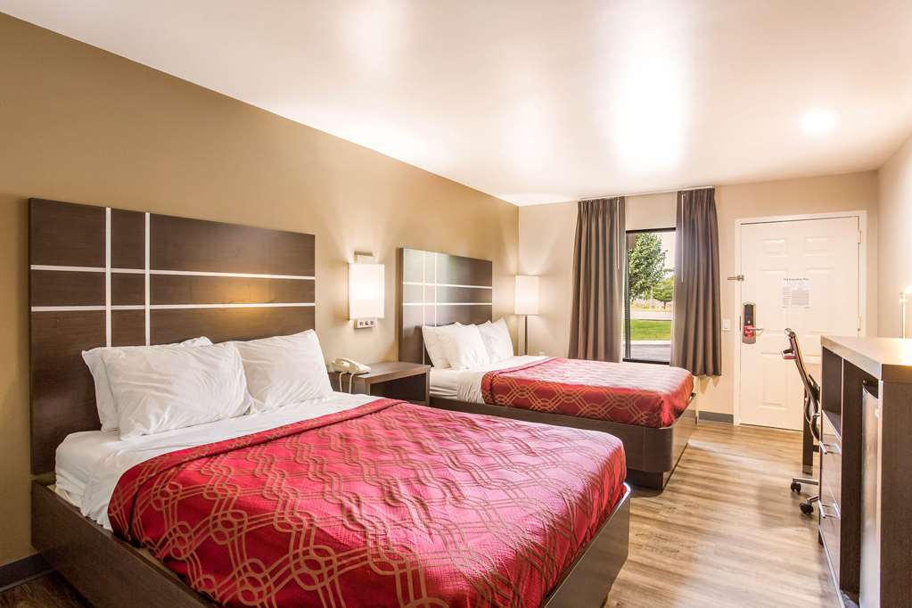 Econo Lodge Inn & Suites Murfreesboro Shopping District - photo 8