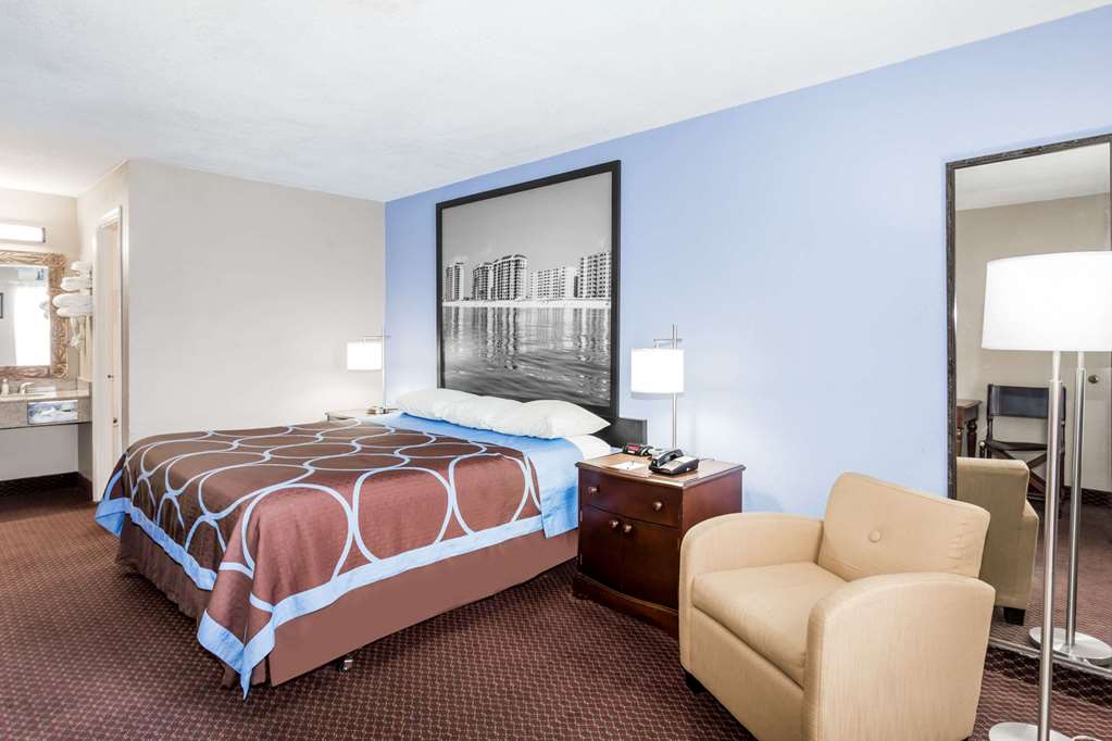 Super 8 by Wyndham Foley - photo 15