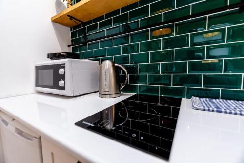 Unique and Beautiful 1BR Apt in Historic Tbilisi by Wehost