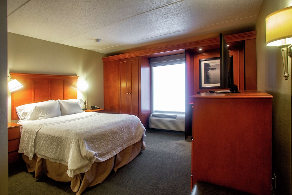 Hampton Inn Wheeling - photo 20