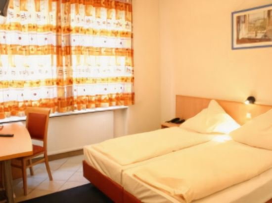 Hotel Elite An Der Universitat — Koeln