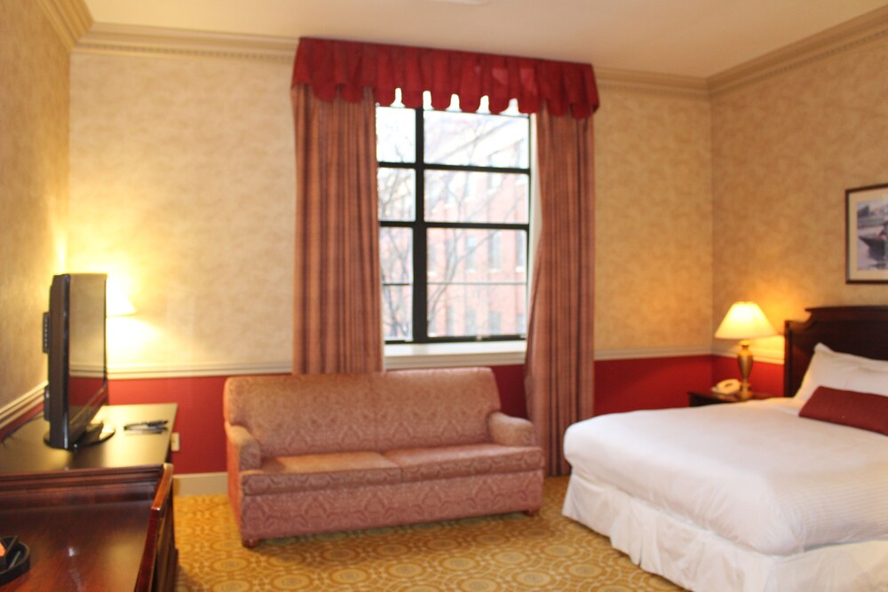 Roberts Riverwalk Urban Resort Hotel - photo 27