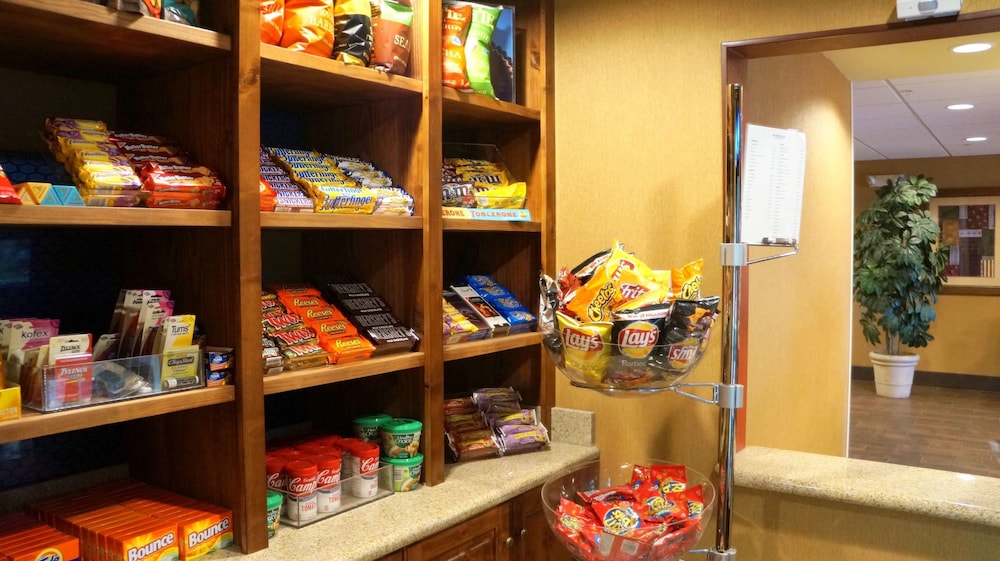 Hampton Inn & Suites Kingman - photo 33