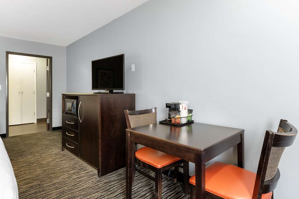 Best Western University Inn At Valparaiso - photo 15