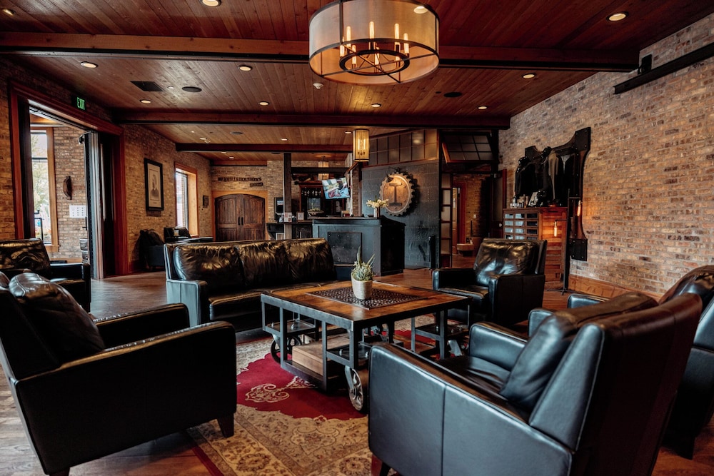 Ironworks Hotel - photo 5