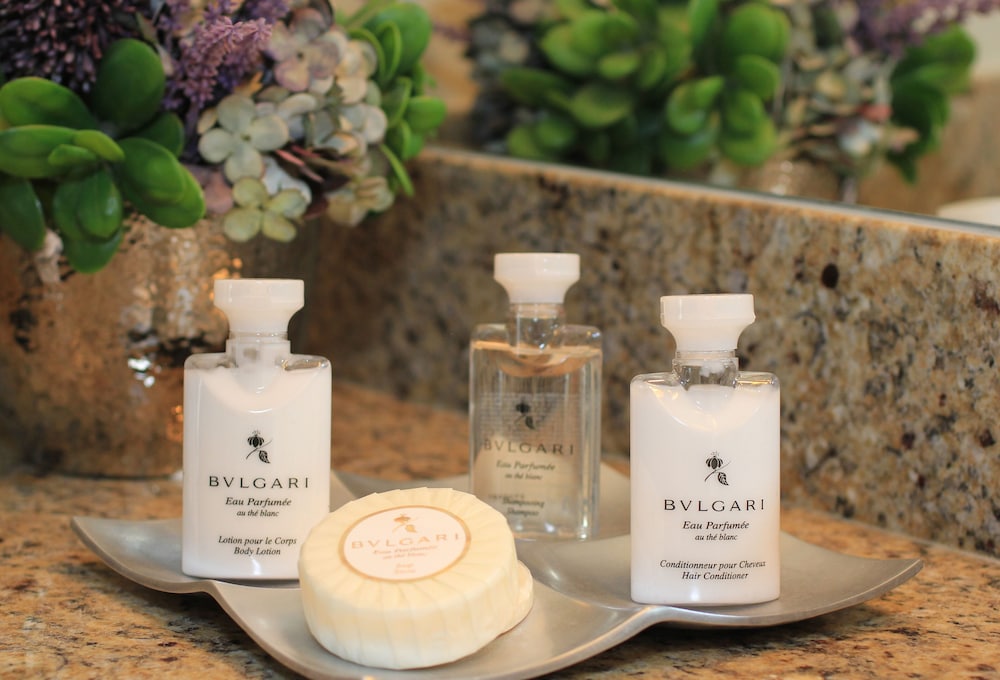 Bathroom amenities