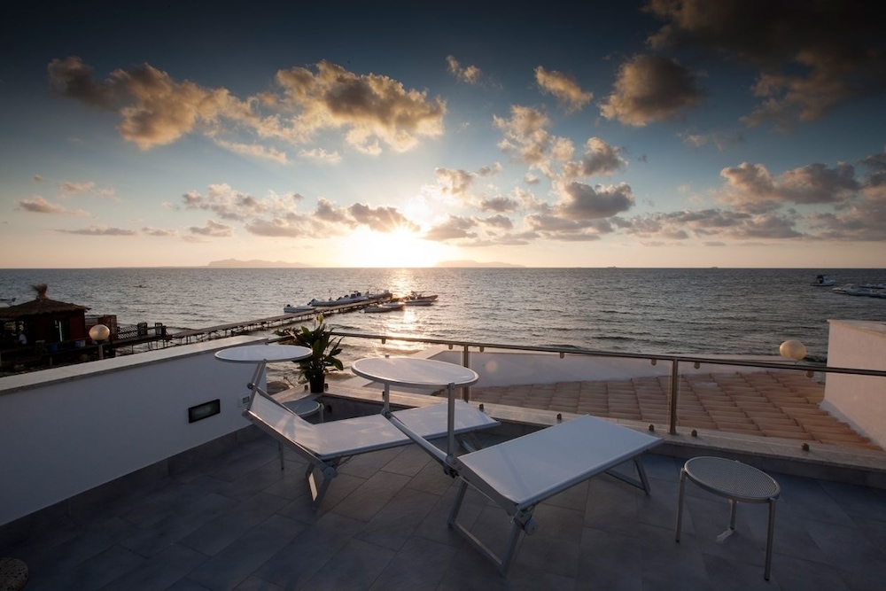 Sunset Beach - carbon neutral hotel in Trapani