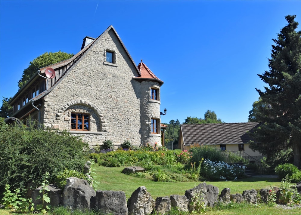 Wundervilla in Hessen in Waldnahe — 4-Star Luxury Hotel in Vohl, Germany