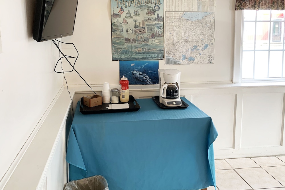 Four Keys Inn - photo 4