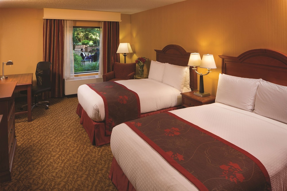 DoubleTree by Hilton Asheville Biltmore - photo 34
