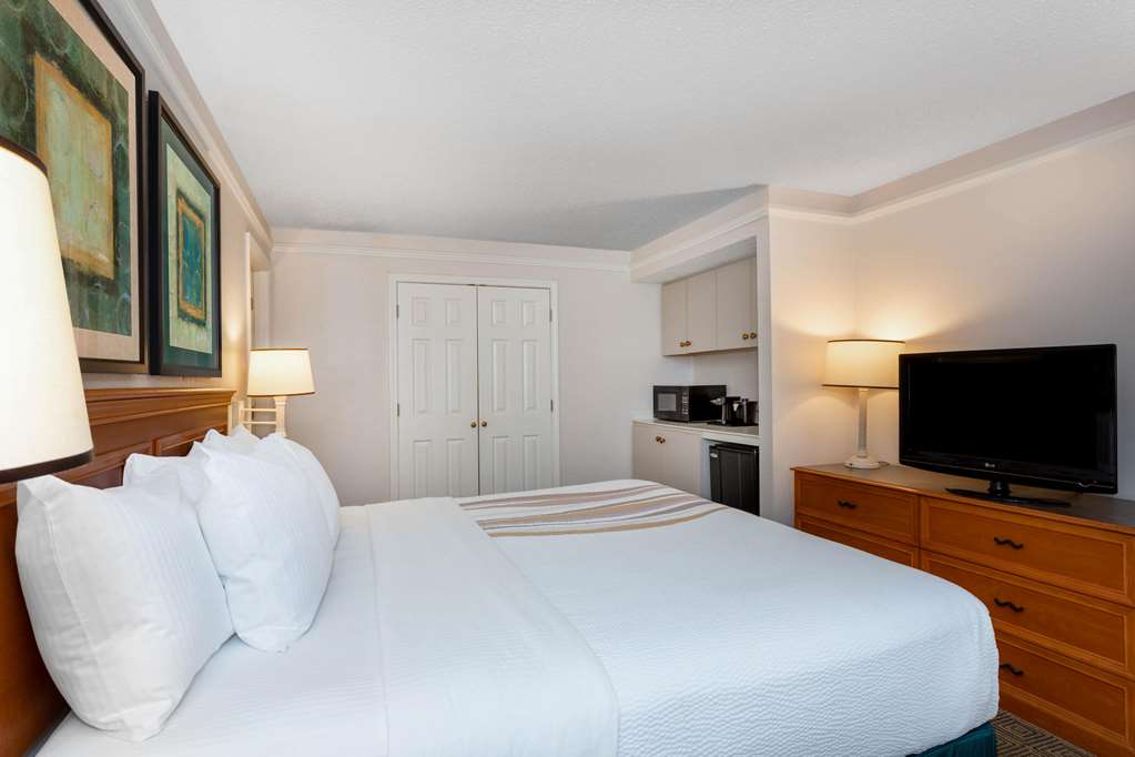 La Quinta Inn by Wyndham Tallahassee North - photo 66
