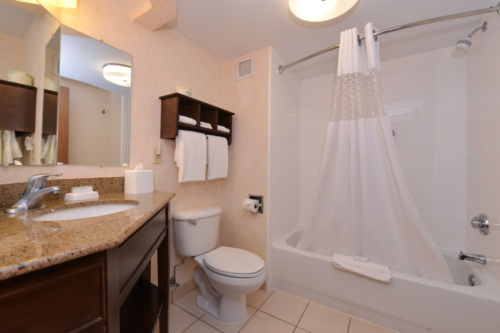 Hampton Inn & Suites Pueblo Southgate - photo 30