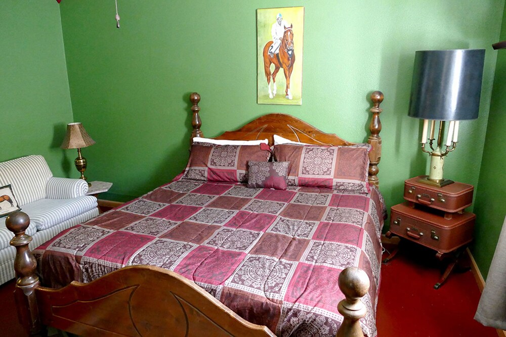 Historic Whiting Hotel Suites - photo 17