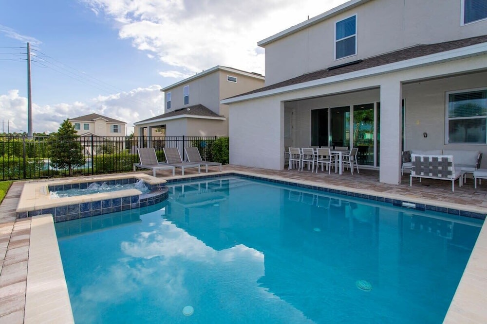 Luxurious 5Bd Single Family w Pool&Jacuzzi @Encore Resort 7432 - photo 38