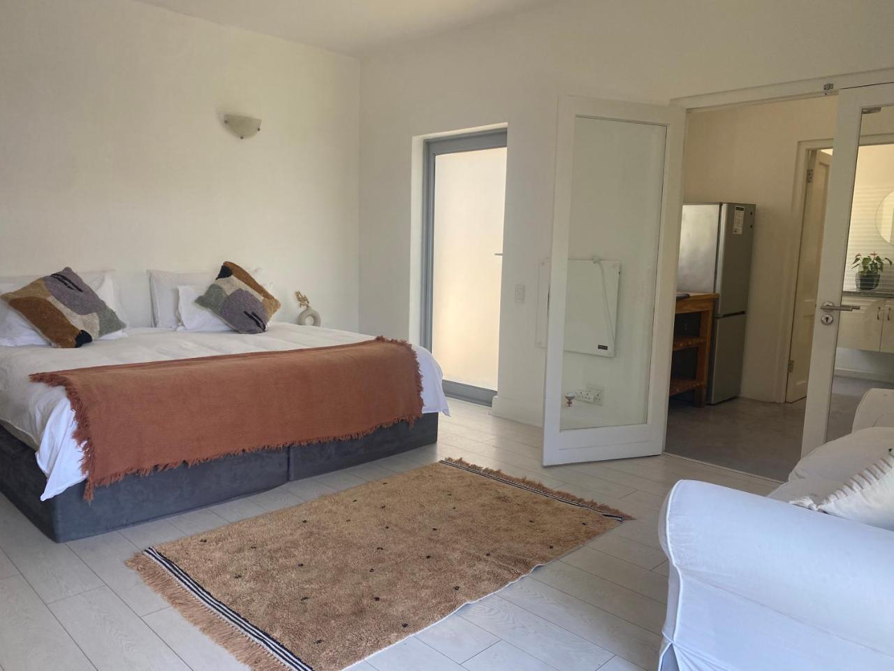 Sunset Studio Garden View - carbon neutral hotel in Cape Town