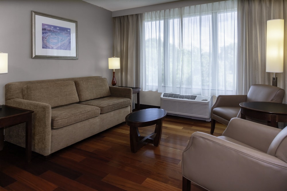 Crowne Plaza Boston Woburn by IHG - photo 10