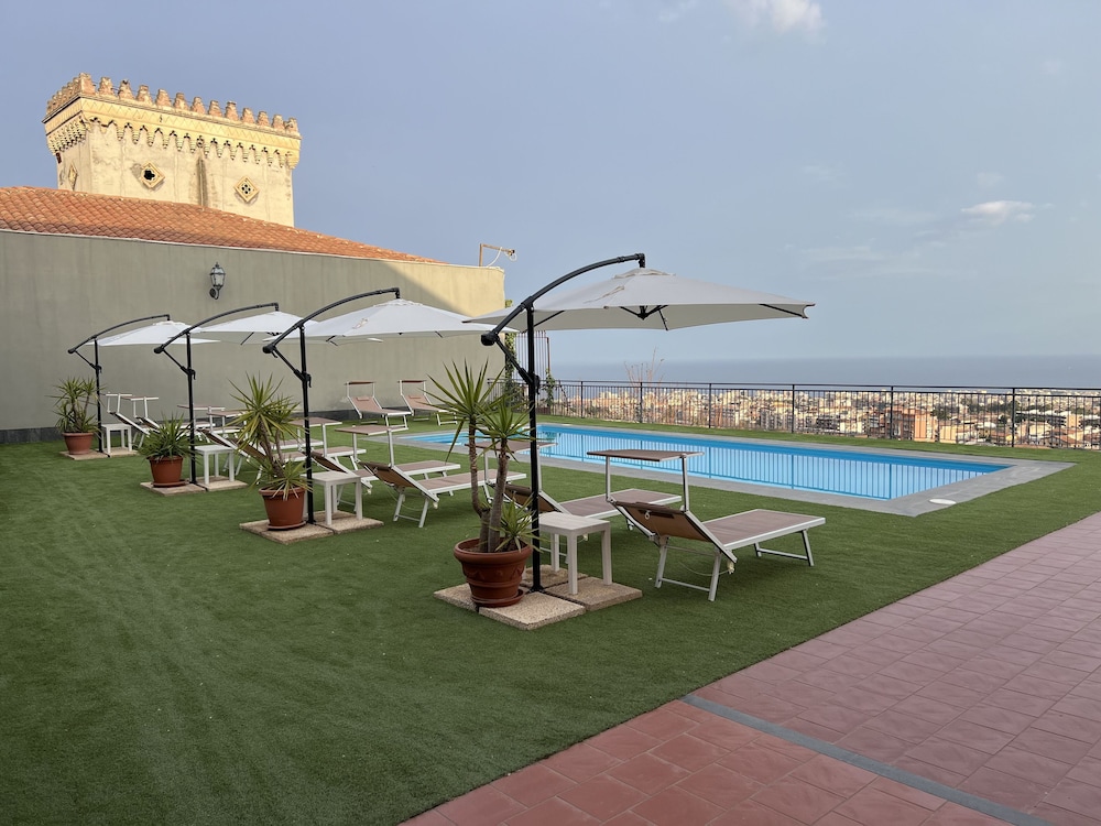 Villa Leucatia Bed&Events — 4-Star Luxury Hotel in Catania, Italy