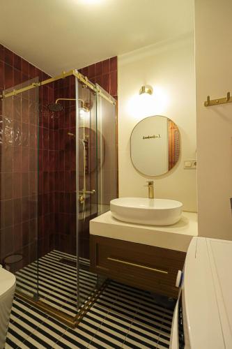 Modern Central Apt Near Stamba By Wehost