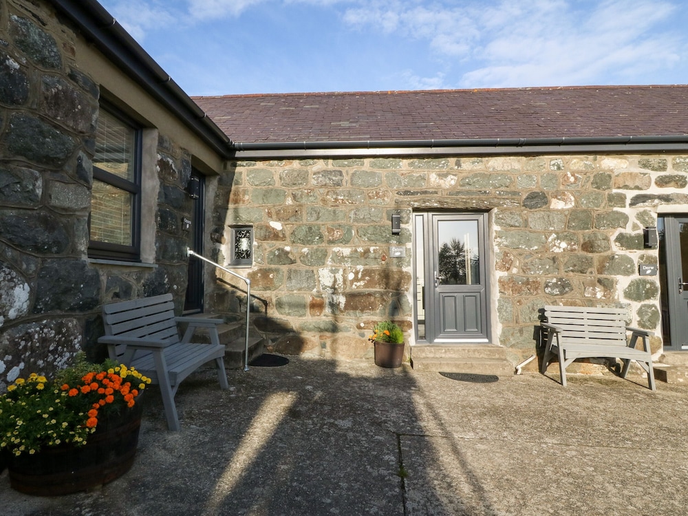 Tyddyn Sianel Celyn in Criccieth, United Kingdom