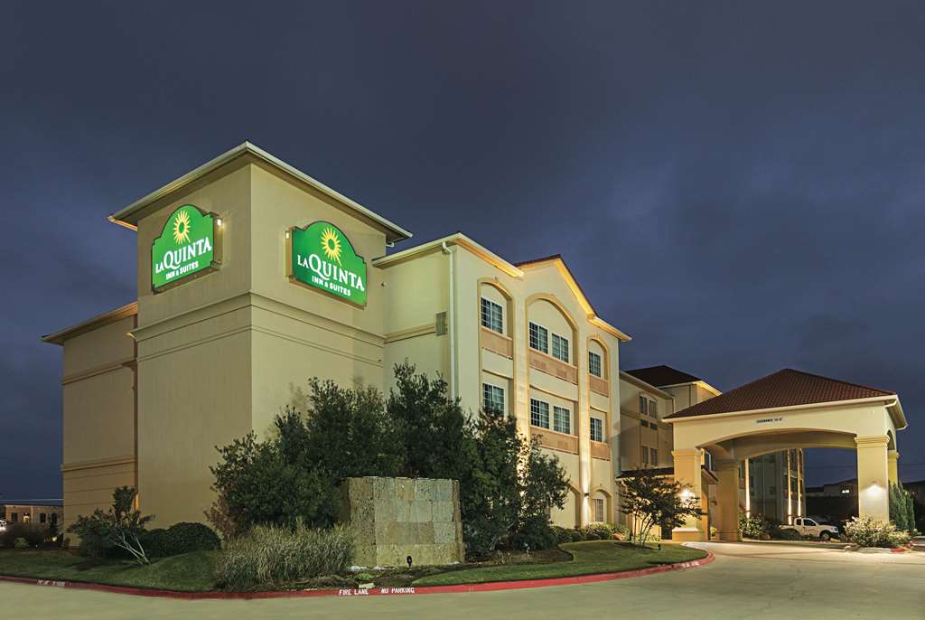 La Quinta Inn & Suites by Wyndham Woodway Waco South - featured photo