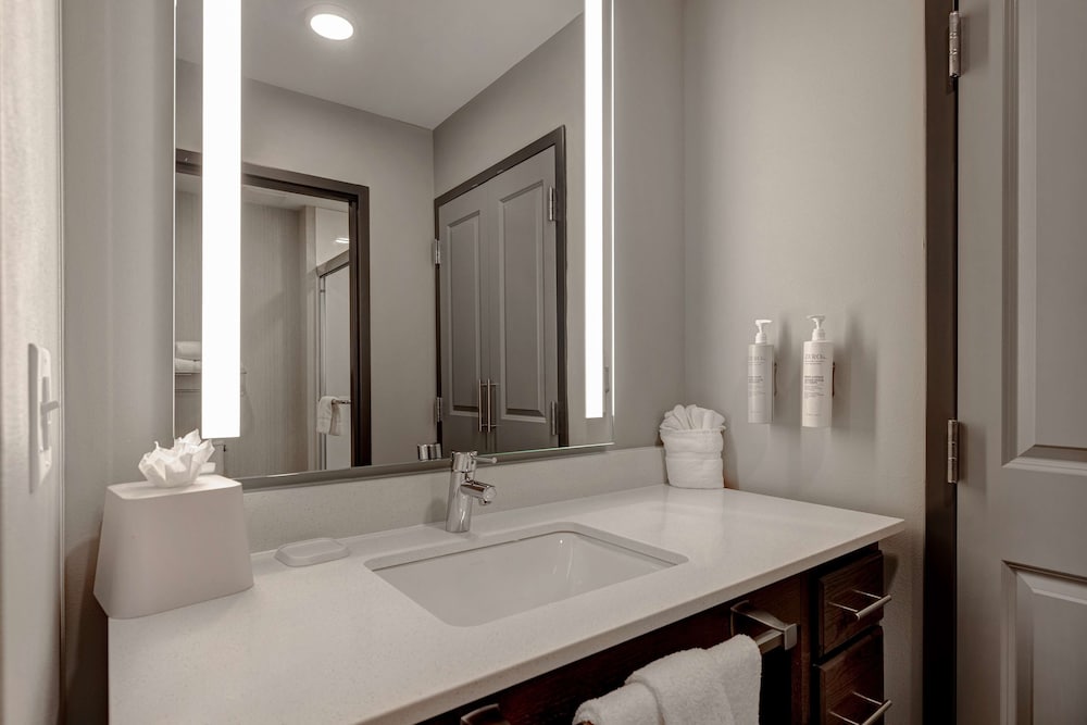 Homewood Suites by Hilton Oak Creek Milwaukee - photo 25