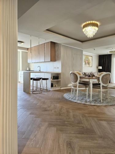Warm&Inviting Herastrau Apart — 4-Star Luxury Hotel in Bucharest, Romania