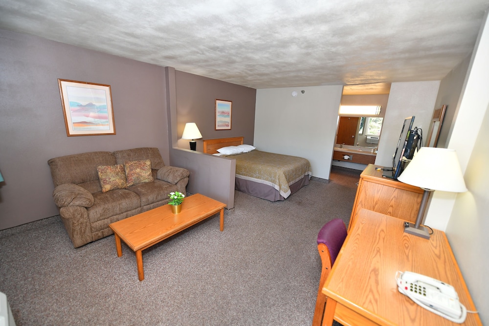 Costa Mesa Inn - photo 24