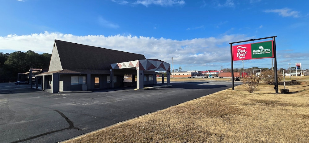 Hometowne Studios Lagrange — Lagrange