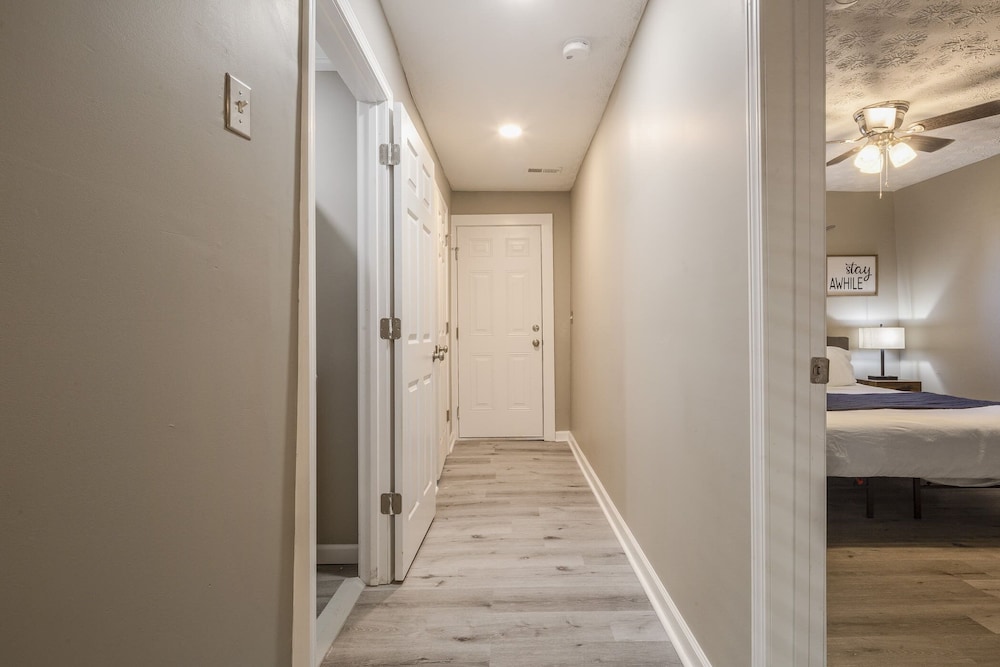 Newly renovated 4BR CozySuites - photo 42