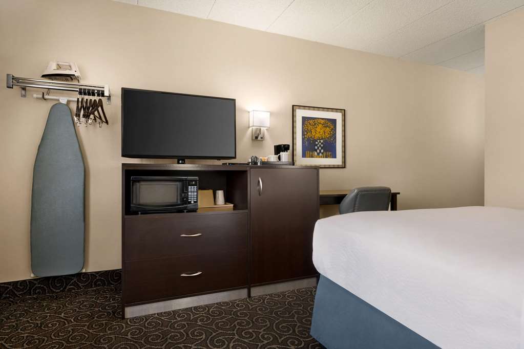 Days Inn by Wyndham Fort Collins - photo 15