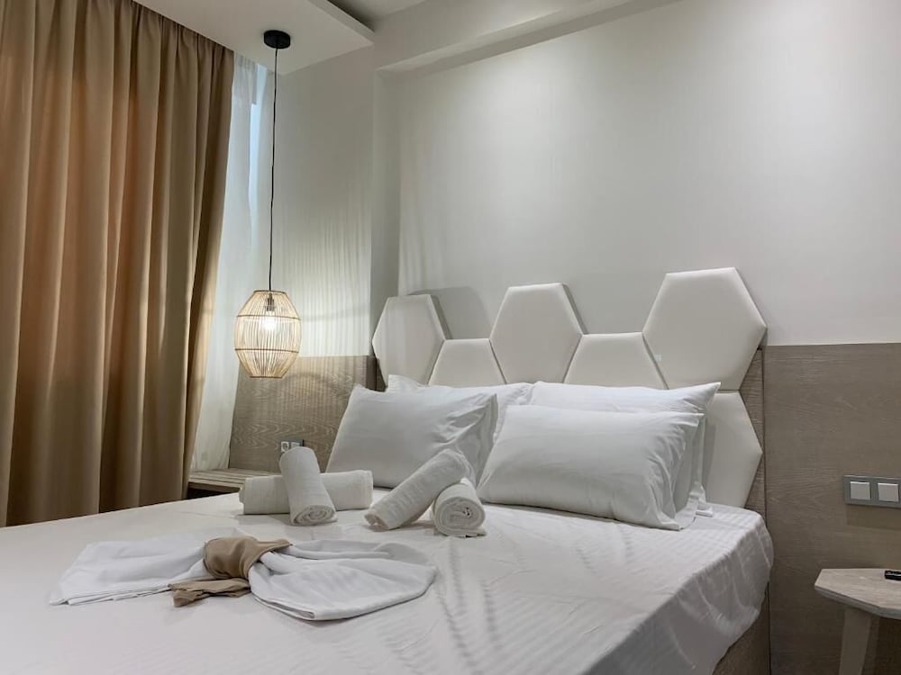 Amalia Deluxe Villas — Nea Vrasna — photo 3